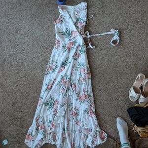 NWT Francesca Floral White and Pink Maxi Dress